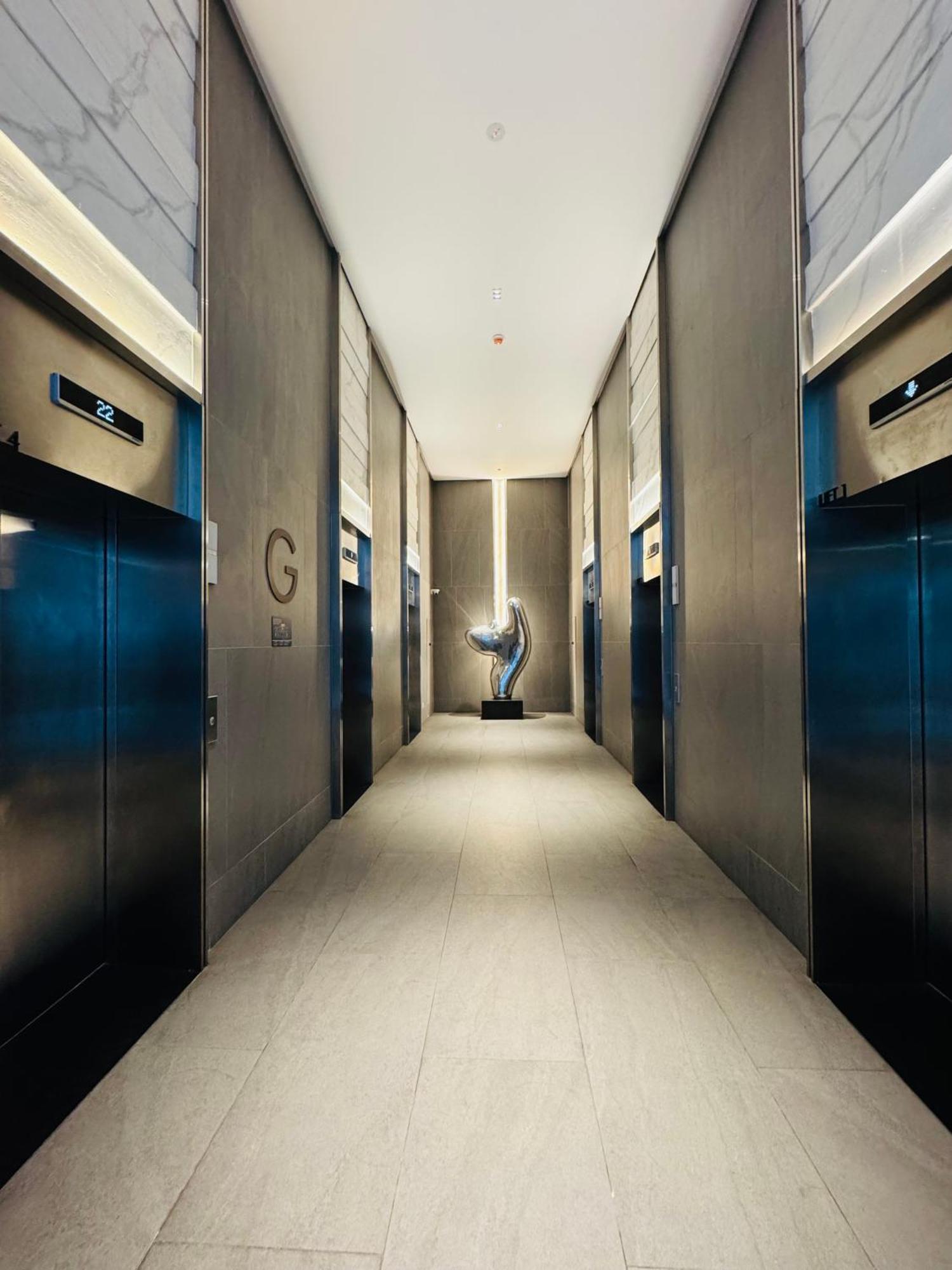 Luxury 4 Bedroom At Near Maluri Mrt By Suhad Suits Kl