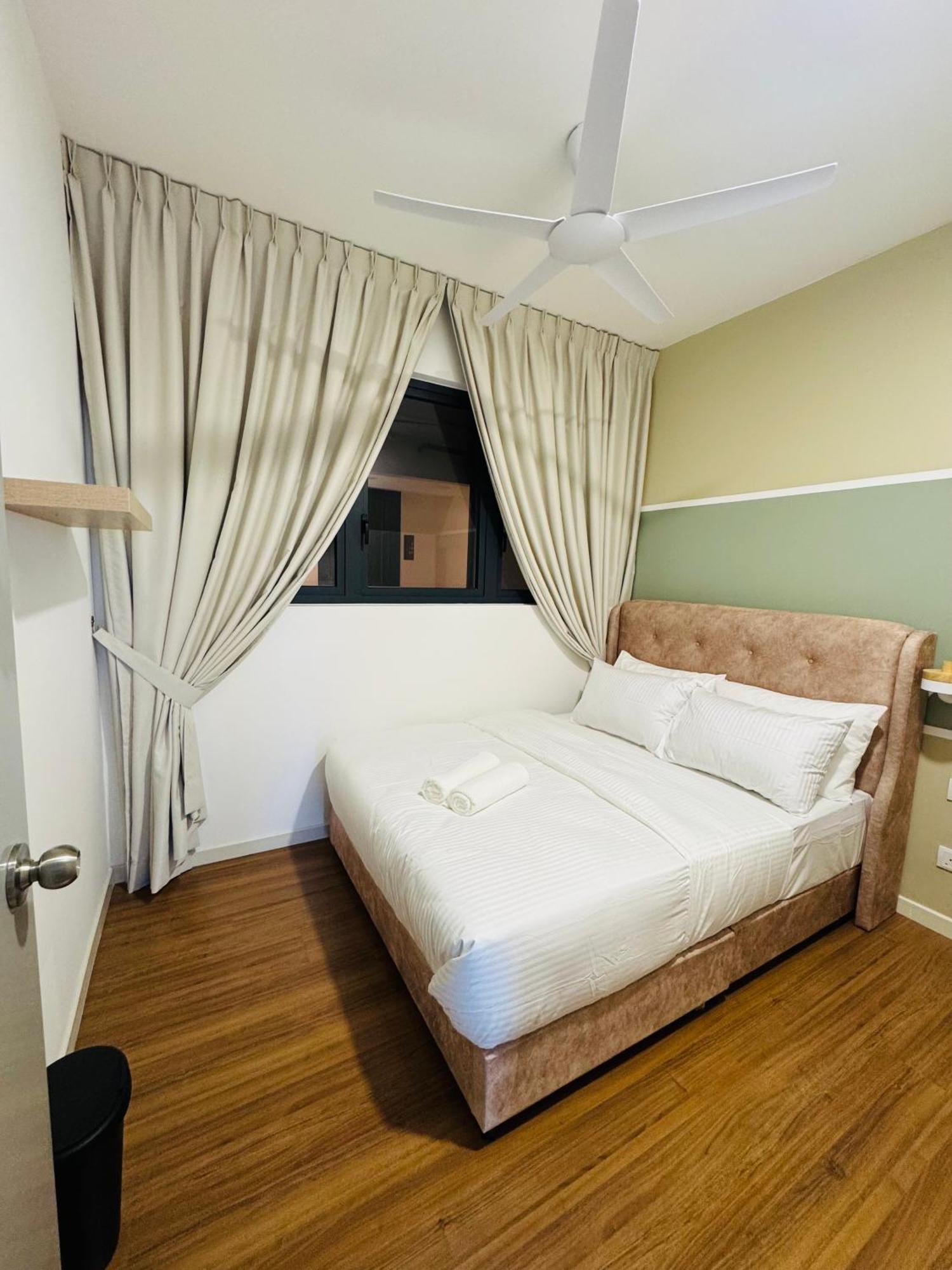 Pangsapuri Luxury 4 Bedroom At Near Maluri Mrt By Suhad Suits Kl *