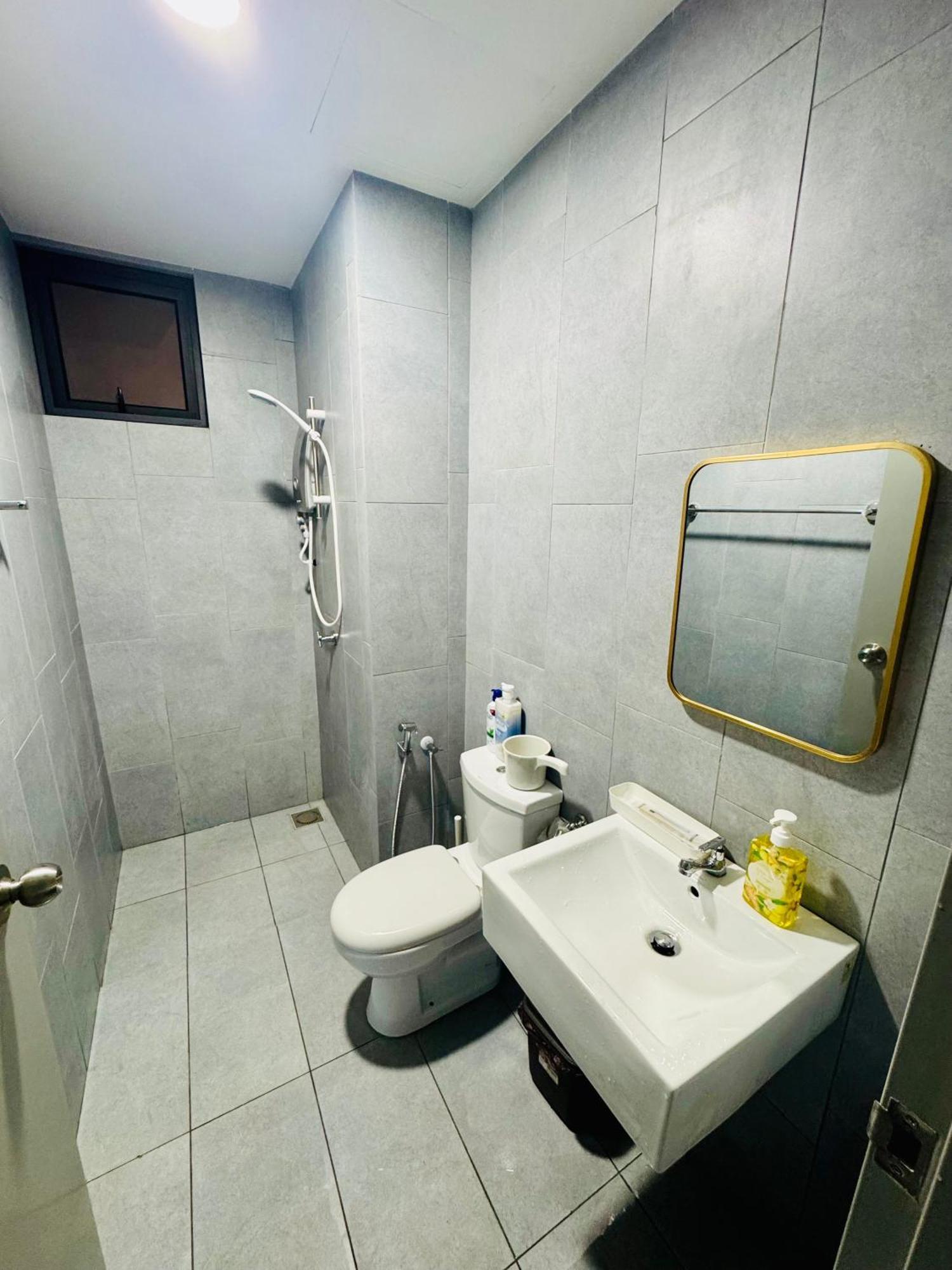Pangsapuri Luxury 4 Bedroom At Near Maluri Mrt By Suhad Suits Kl